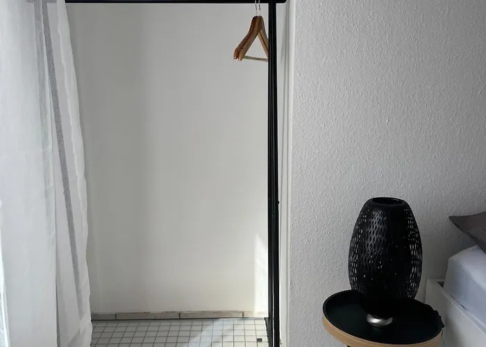 Helles Wiesbaden Mainz Ffm 2 Schlafzimmer アパート ギンスハイム・グスタフスブルク